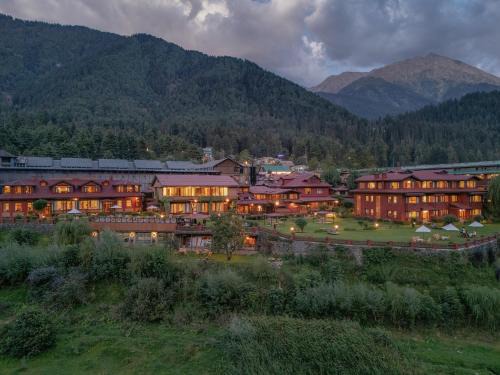 Pahalgam Hotel | Discover Pahalgam Hotel: A 5-Star Retreat with Pool Access