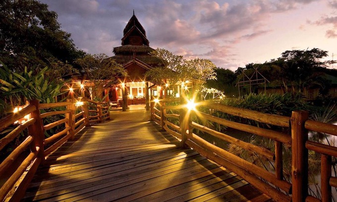 Mae Hi Hotel | Relax at Pai Hotsprings Spa Resort with Pool & Restaurant