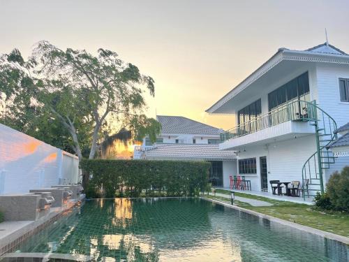 Bo Fai House | Experience Pailin Pool Villa with Oceanfront Bliss