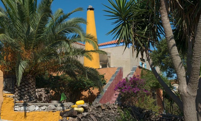 Kithira House | Cozy Painter's Country House with Family-Friendly Amenities