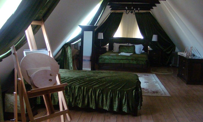 Apoldu de Sus House | Poetic Retreat at Painting Room - A Perfect Hideaway