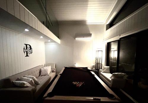 Wisemans Ferry House | Top-Rated Paisanas in Wisemans Ferry with Hot Tub & Family Fun