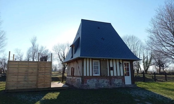 Saint-Etienne-l'Allier House | Relaxing Getaway at Paisible Cahute with Spa and Hot Tub