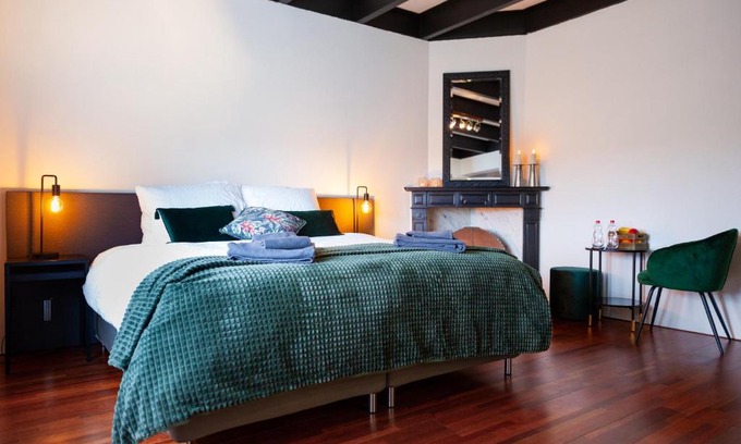 Overschild Bed & Breakfast | Exceptional Pait's Laand Bed & Breakfast: Pet Friendly Retreat