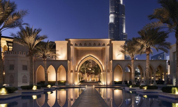 Downtown Dubai Hotel | Elegant Retreat at Palace Downtown: Rated 9/10 with Spa & Pool
