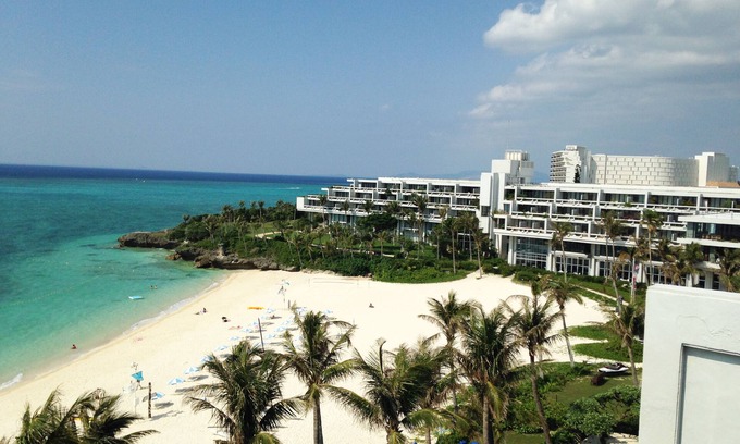Maeganeku Resort | Ocean View Retreat at Palace in Moon Beach - 8.4/10 Rating