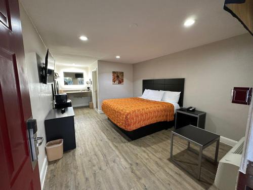 Southeast Houston Hotel | Budget-Friendly Stay at Palace Inn I-45 & Bellfort