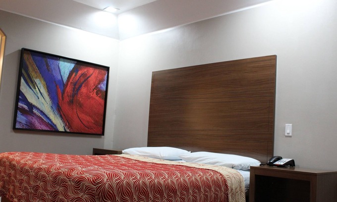 North Shore Hotel | Comfortable Stay at Palace Inn I10East & John Ralston