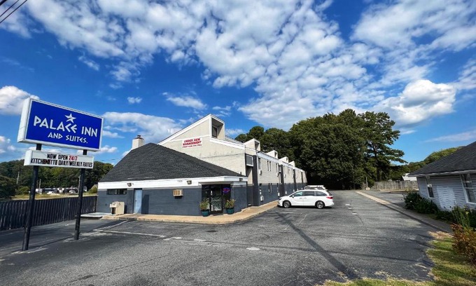 Newport News Hotel | Comfortable Stay at Palace Inn & Suites in Newport News