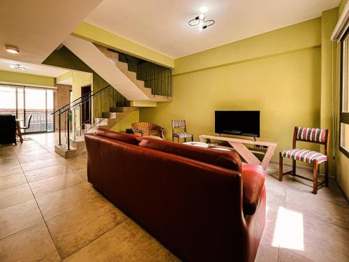 Buenos Aires Central Business District Apartment | Cozy Stay at Palacete Defensa - Family-Friendly Retreat