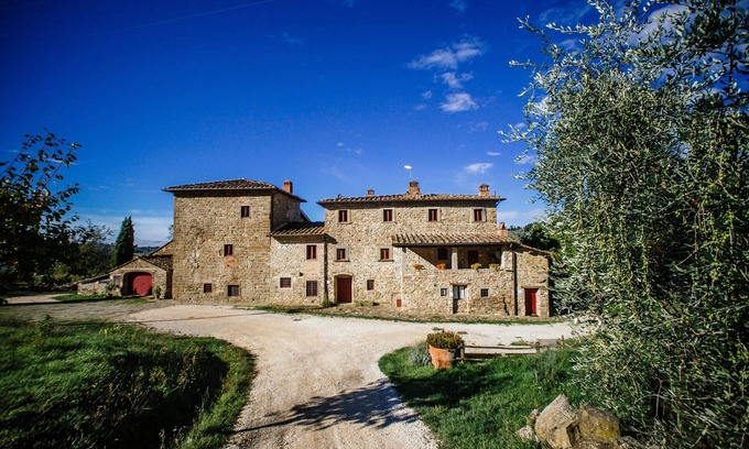 Pelago Apartment | Unforgettable Stay at Palaia Farm's Focolare Accommodation