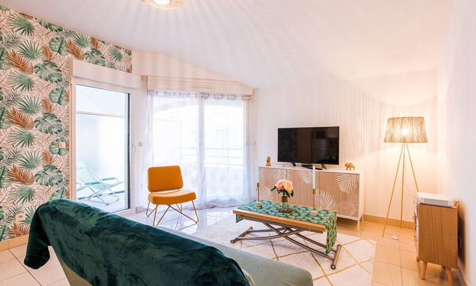 Jean-Medecin Apartment | Exceptional Stay at Palais Liberte IV with Spa & Kitchen