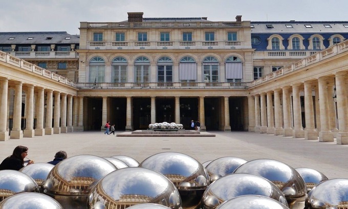 Gaillon Apartment | Experience PALAIS ROYAL: Parisian Warmth by Le Louvre