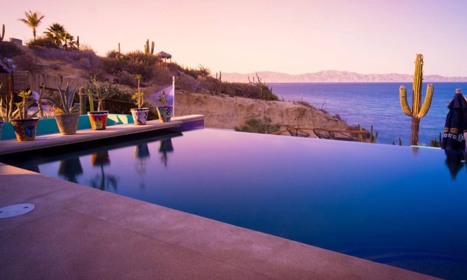 La Ventana Hotel | Discover Relaxation at Palapas Ventana with Pool & Spa