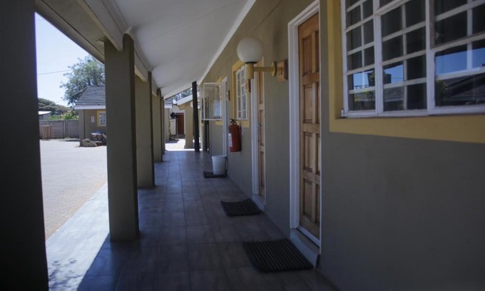 Palapye House | Child-Friendly Palapye Guest House with 10/10 Ratings