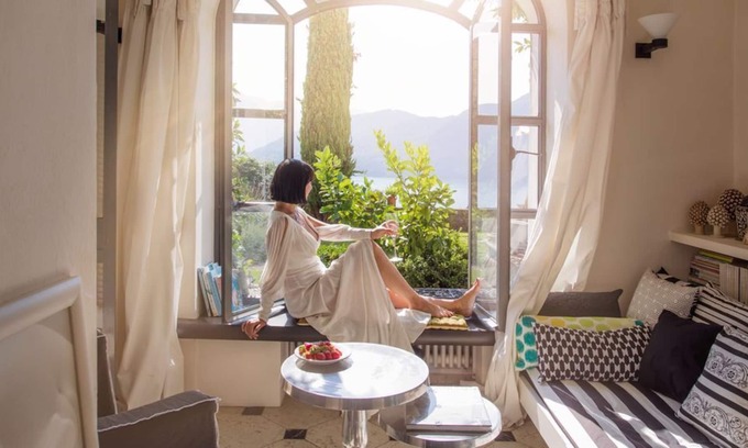 Azzano Villa | Palatial Palazzo with private lake view garden