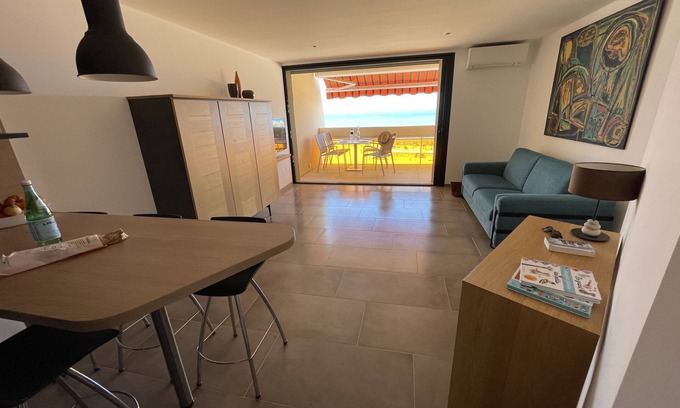 Palavas-les-Flots Apartment | Oceanfront 2-Bed Apartment in Palavas with Scenic Views