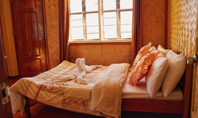 Coron Cabin | Beachfront Stay at Palawan Island Seaside Inn in Coron