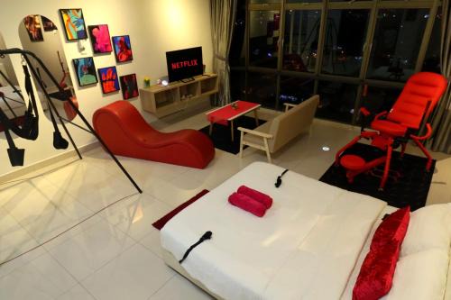 Taman Mount Austin Apartment | Discover Palazio 情趣民宿 with Private Pool in Mount Austin