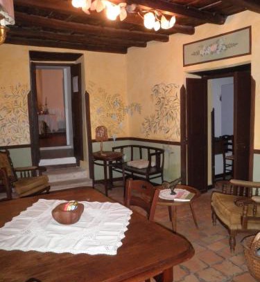 San Polo dei Cavalieri Bed & Breakfast | Top-Rated Palazzetto Leonardi: Family & Pet-Friendly Escape