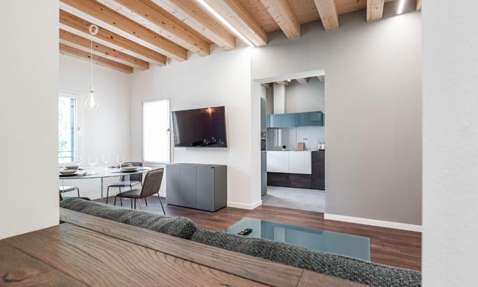 Padova Apartment | Stylish Palazzo '900 Design Flats with Hot Tub & Family Feel