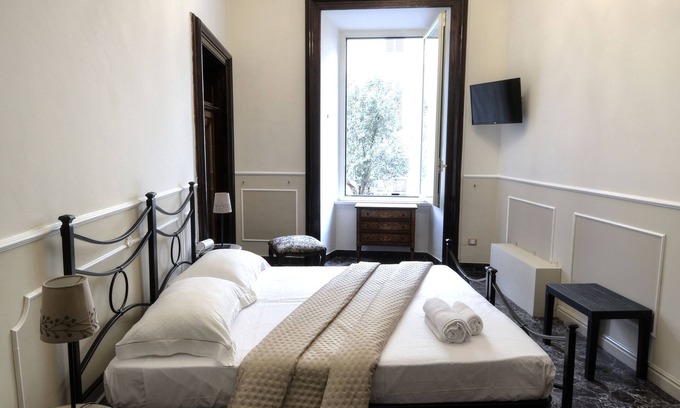 Civitavecchia House | Palazzo Alibrandi