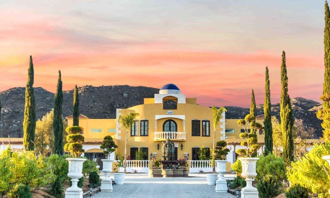 Valle de Guadalupe Bed & Breakfast | Experience Palazzo del Valle Winery Resort with Ocean Views