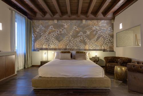 Udine Apartment | Elegant PALAZZO DUOMO Suites in Udine Center, Rated 8.8