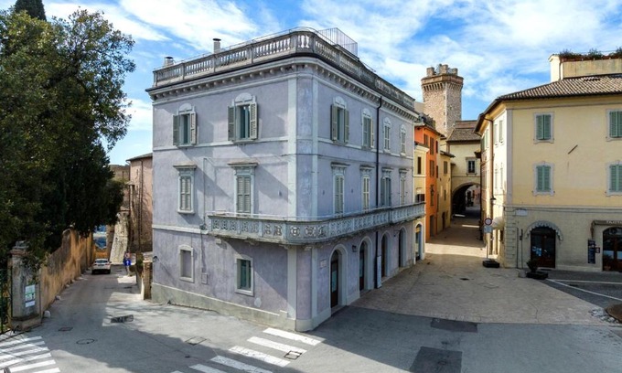 Trevi Bed & Breakfast | Palazzo Fontana: Oceanfront Paradise Rated 9.2 by Guests