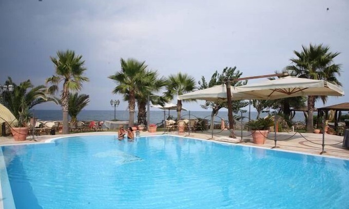 Crotone Hotel | Discover Palazzo Foti: 4-Star Family-Friendly Retreat