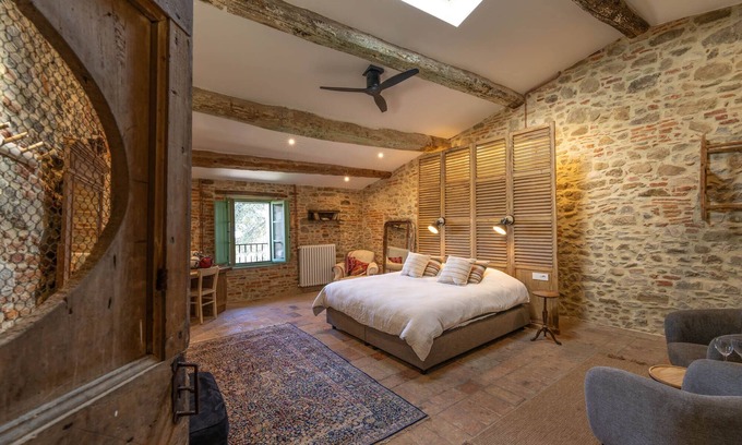 Bivio Lugnano Villa | Palazzo located in a Borgo on a hill with an endless view over the apennines.