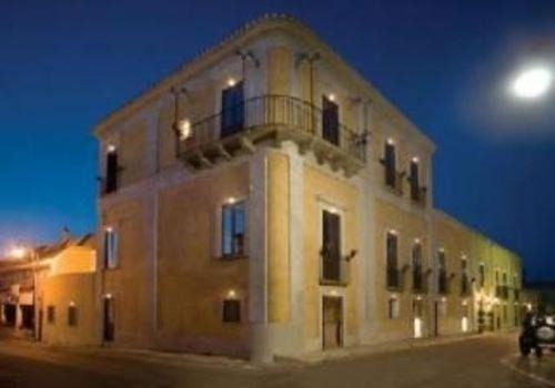 Briatico Hotel | Welcoming Palazzo Marzano: Family-Friendly Comfort Awaits