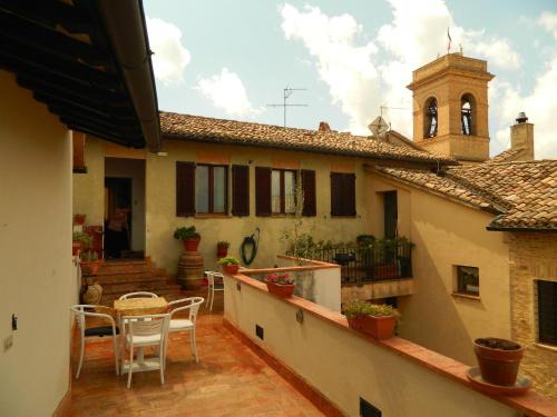 Montefalco Apartment | Palazzo Nanni: Pet-Friendly Retreat with Family Amenities