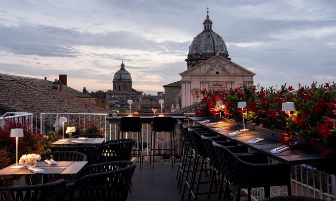 Navona Hotel | Elegant Palazzo Navona: 4-Star Stay with Spa & Dining