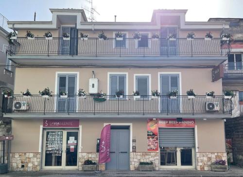 Castelnuovo Cilento Bed & Breakfast | Discover B&B Dell'Infopoint with Hot Tub & Family-Friendly Vibes