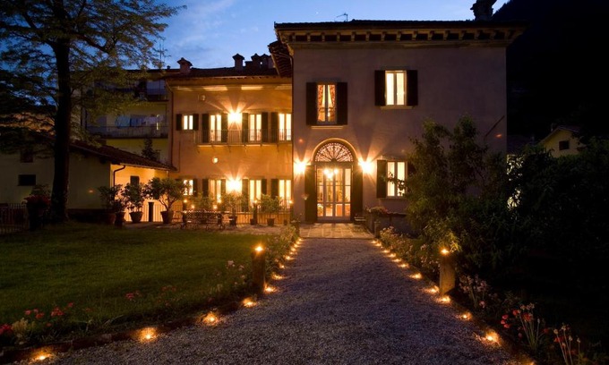 Marradi House | Elegant Palazzo Torriani: Oceanfront Oasis with Hot Tub