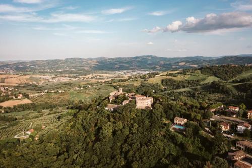 Montegridolfo Hotel | Experience Palazzo Viviani: A Pet-Friendly Oceanfront Retreat