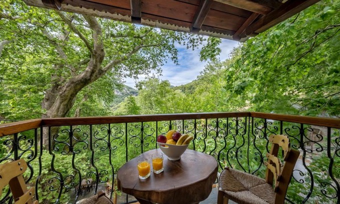 Mileai House | Experience Oceanfront Bliss at Palios Stathmos Hotel