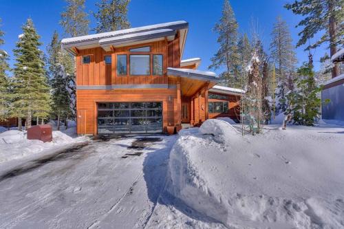 Olympic Valley House | Experience the Comfort of Palisades Tahoe Mountain Oasis