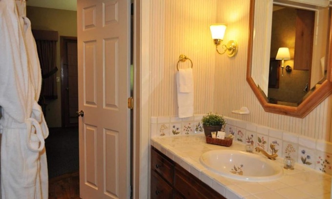 Olympic Valley Resort | Family-Friendly Retreat at Palisades Tahoe - Olympic Valley Inn