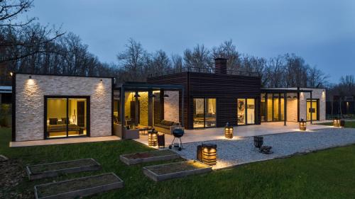 Demirkoy House | Experience Palivor Çiftliği: Oceanfront Oasis for Families