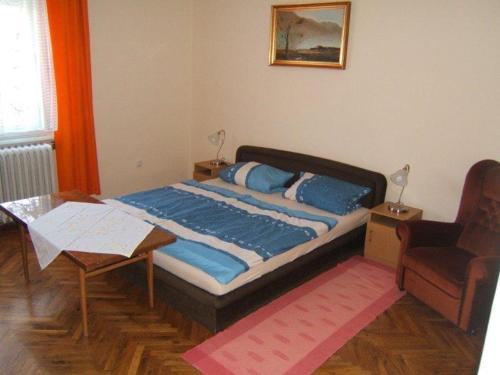 Sarvar Apartment | Inviting Pallósi Ház "A" with Family-Friendly Amenities