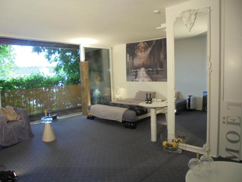 Aachen Apartment | Family-Friendly Comfort at Pallazzo Alfonso Hotel