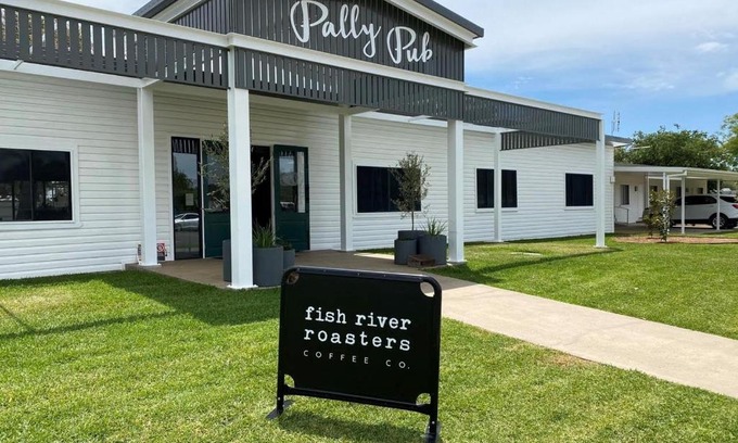 Pallamallawa Hotel | Family-Friendly Getaway at Pally Pub with Top Amenities