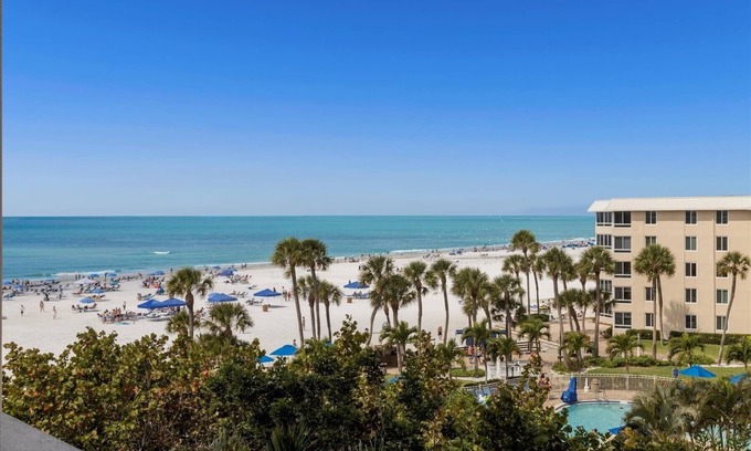 Siesta Key Condo | Beachfront Retreat at Palm Bay: 9.8 Rated & Ocean Views