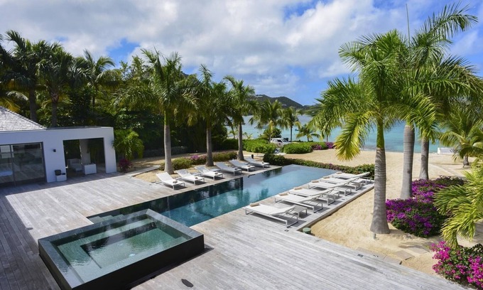 Barriere des Quatres Vents Villa | Experience Palm Beach: Oceanfront Bliss with Private Pool