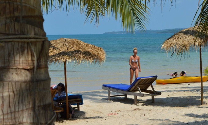 Koh Rong Hotel | Relax at Palm Beach Bungalow Resort with Ocean Views & Pool