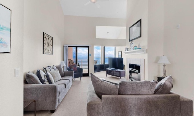 Pensacola Beach House | Comfortable Stay at Palm Beach Club with Pool & Family Fun