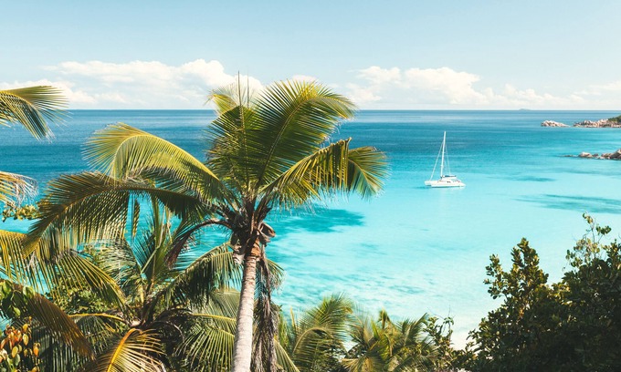 Casteldaccia Hotel | Relax at Palm Beach Club Casteldaccia with Ocean Views