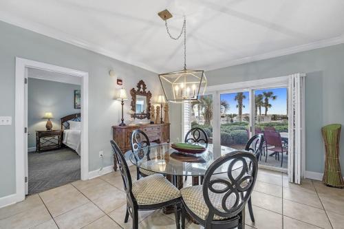 Orange Beach House | Relax at Palm Beach Resort 15B with Oceanfront Views